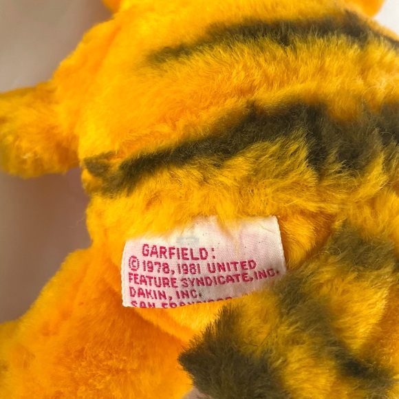Vintage Dakin Garfield 6” Plush Orange Cat 1981 *clean* from original owner - Picture 4 of 7